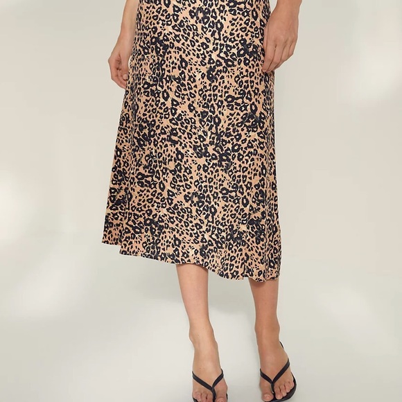 Aritiza - Leopard skirt 🐆 - Picture 2 of 3